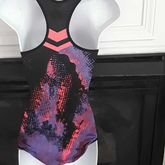 Nike Int'l Activewear - Picture 2 of 3